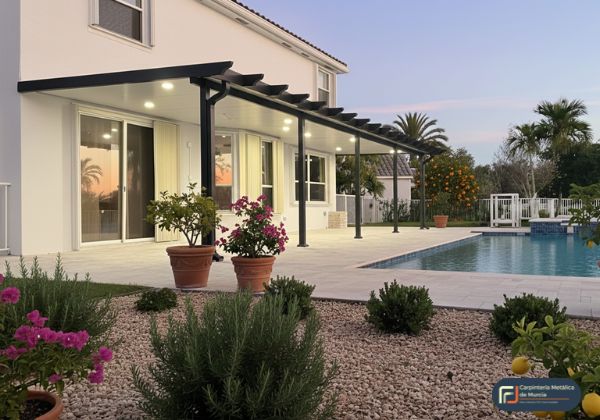 estructura de aluminio para porche de piscina