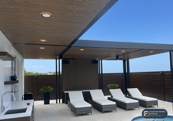 estructura metalica de hierro para porche en piscina