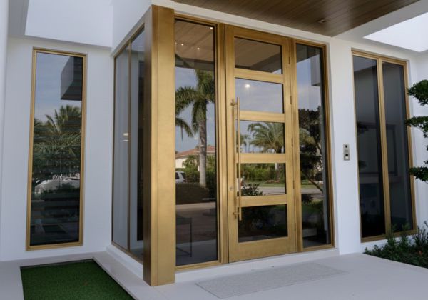 puerta de aluminio exterior para entrada a vivienda